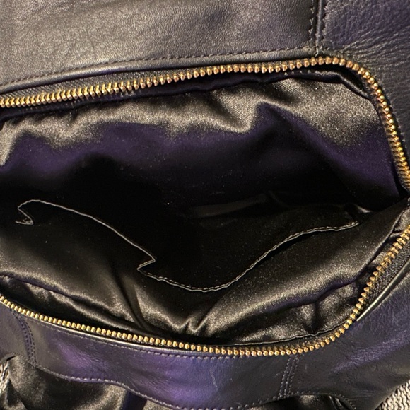 Black Leather Shoulder Bag - Picture 11 of 11